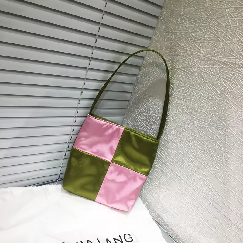 Ins célèbre mode velours sac à main sac de téléphone portable femmes petit sac fourre-tout carré aron élément couleur