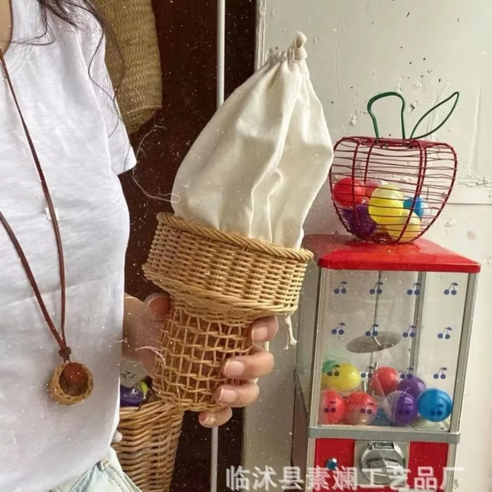 Sacs à main en rotin motif crème glacée