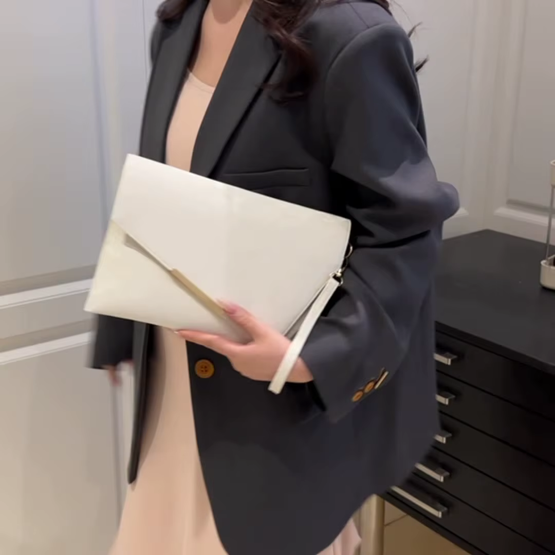 Mode pochette pour femmes en cuir PU souple couleur unie Evelope sac bracelet sacs femme petits