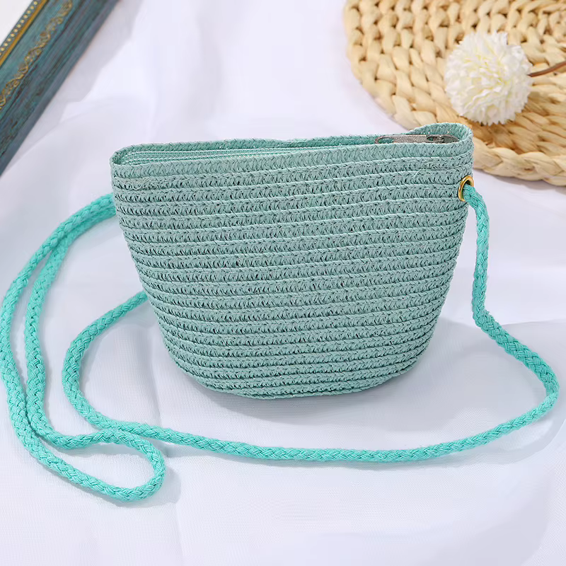 Sac en paille tissé de couleur unie