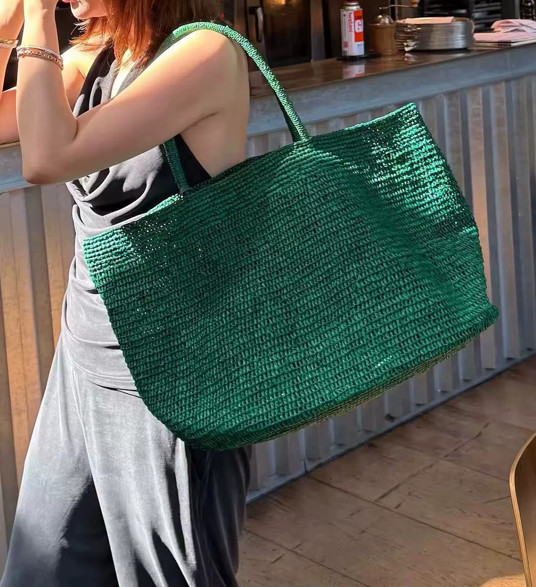 Sac à main fourre-tout en paille naturelle et raphia