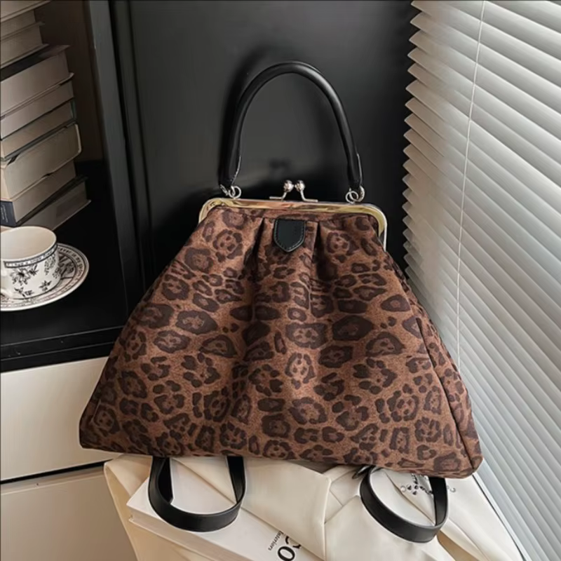 Sac à main pochette imprimé léopard pour femme avec fermoir métallique