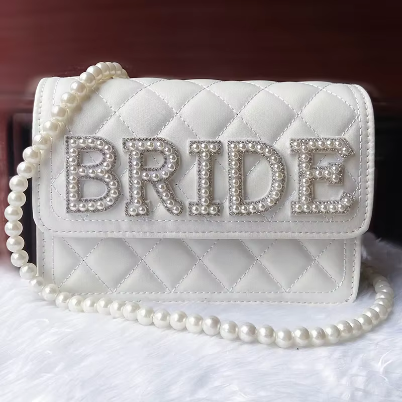 Pochette perlée pour enterrement de vie de jeune fille