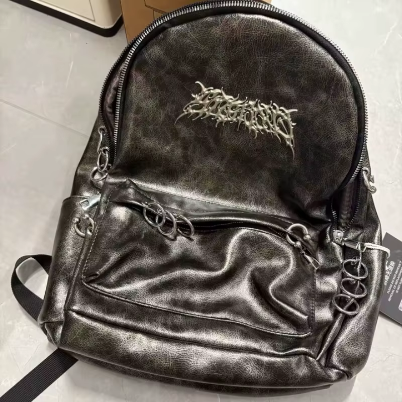 Sac à dos grande capacité clouté style punk sombre pour femme