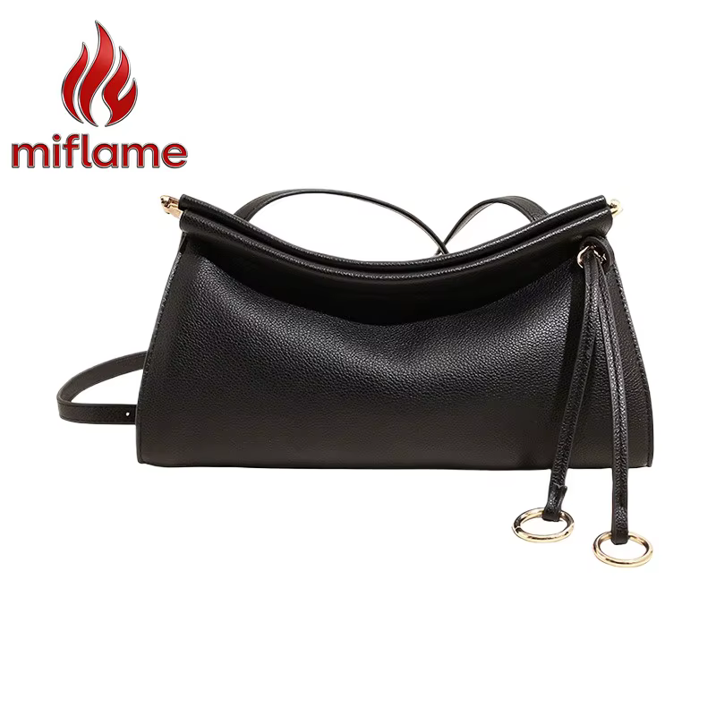 Sac à bandoulière en cuir vintage avec silhouette structurée