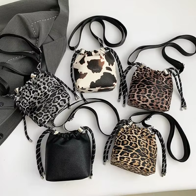 Mini sac pour femmes léopard en cuir seau sac à bandoulière petit sac de téléphone cordon sacs