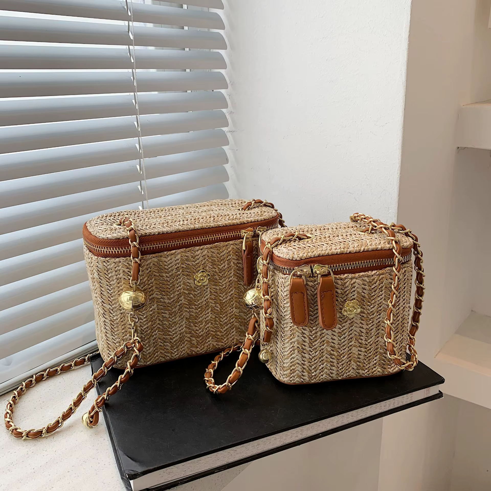 Mini sac à bandoulière seau en paille pour femmes