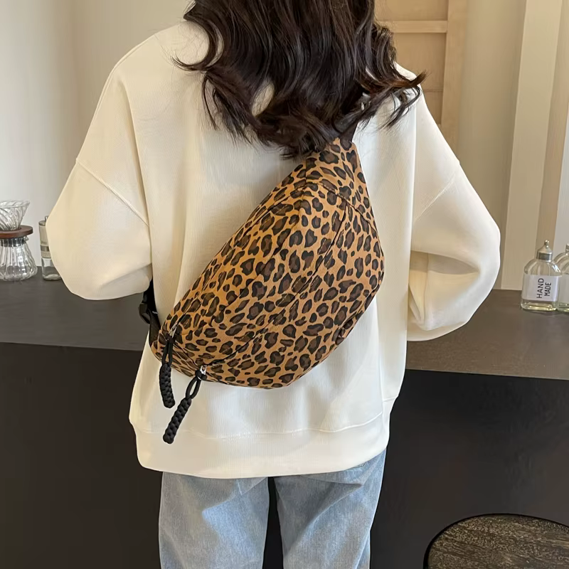 Sac de taille imprimé léopard de styliste