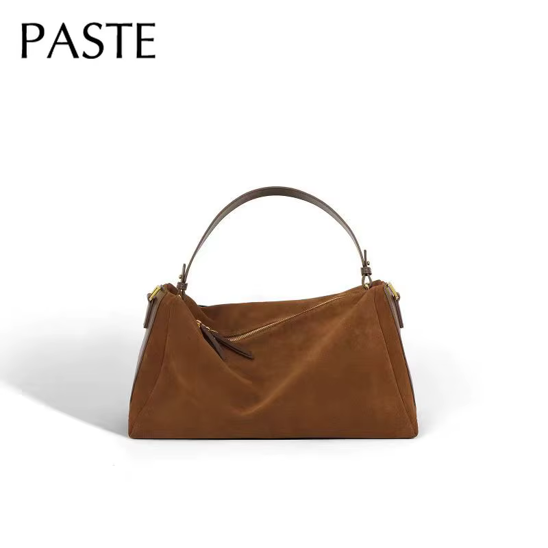 2026 hiver mat daim cuir fourre-tout haut de gamme tout-match peau de vache oreiller sac à bandoulière pour les femmes Chic grand dames sac à main Camel