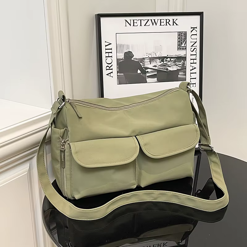 Nylon couleur unie grande capacité fourre-tout décontracté automne polyvalent femme sacs en vente 2025 mode Simple mode sacs à bandoulière