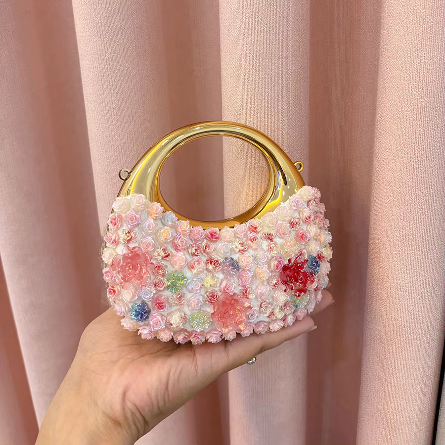 Mini sac en acrylique à fleurs brillantes