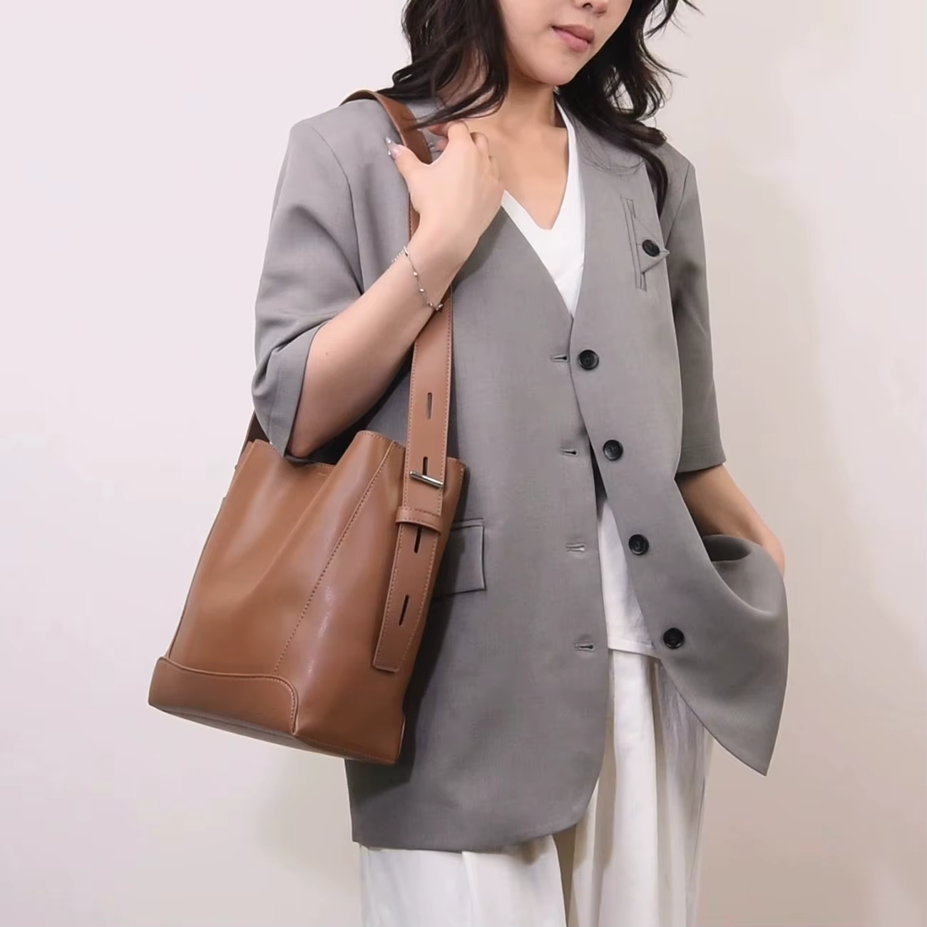 Sac à bandoulière pour femme en cuir véritable marron