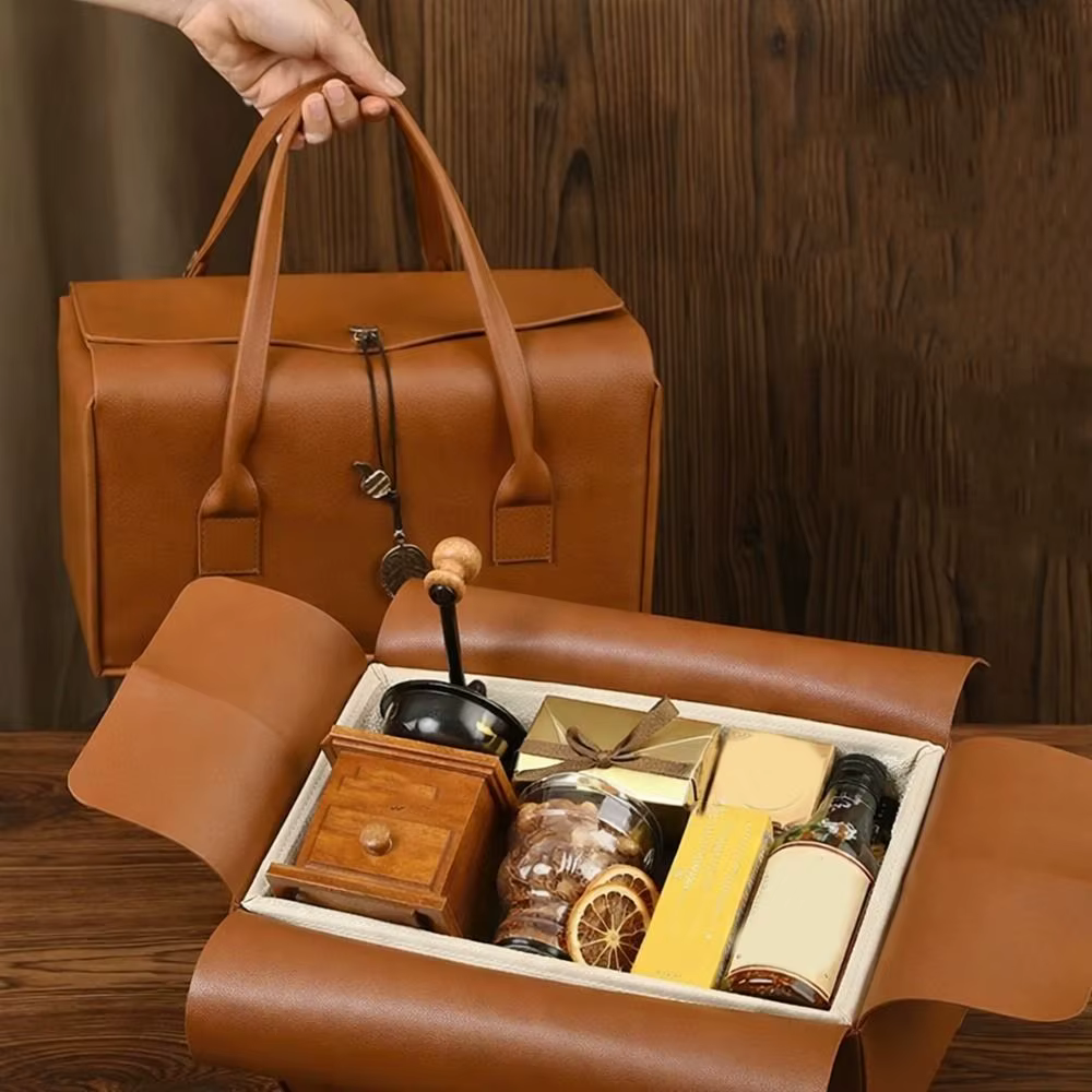 Sac cadeau tendance en PU vide avec pendentif