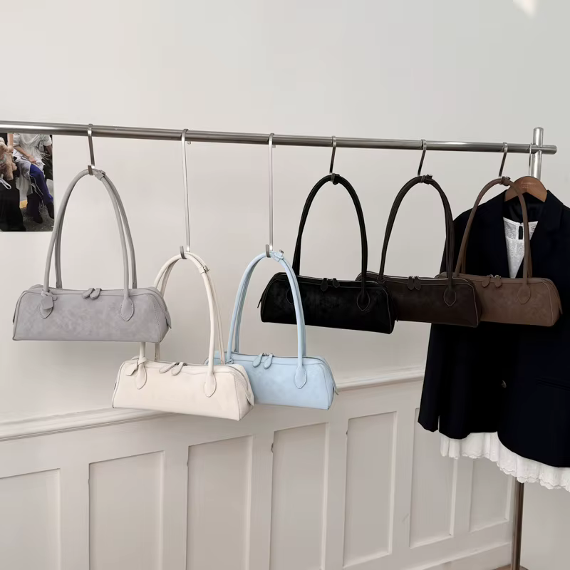 Sac à main en forme de pain français au design simple