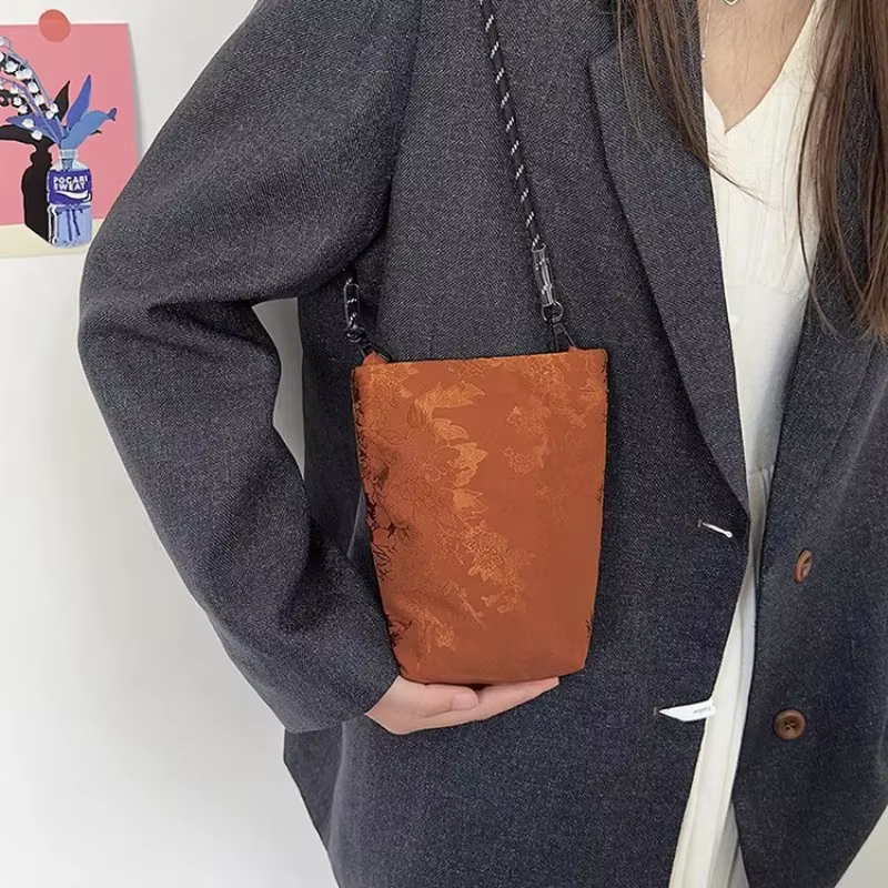 Sac fourre-tout de luxe haut de gamme pour femmes avec un design vintage et un logo en lettres