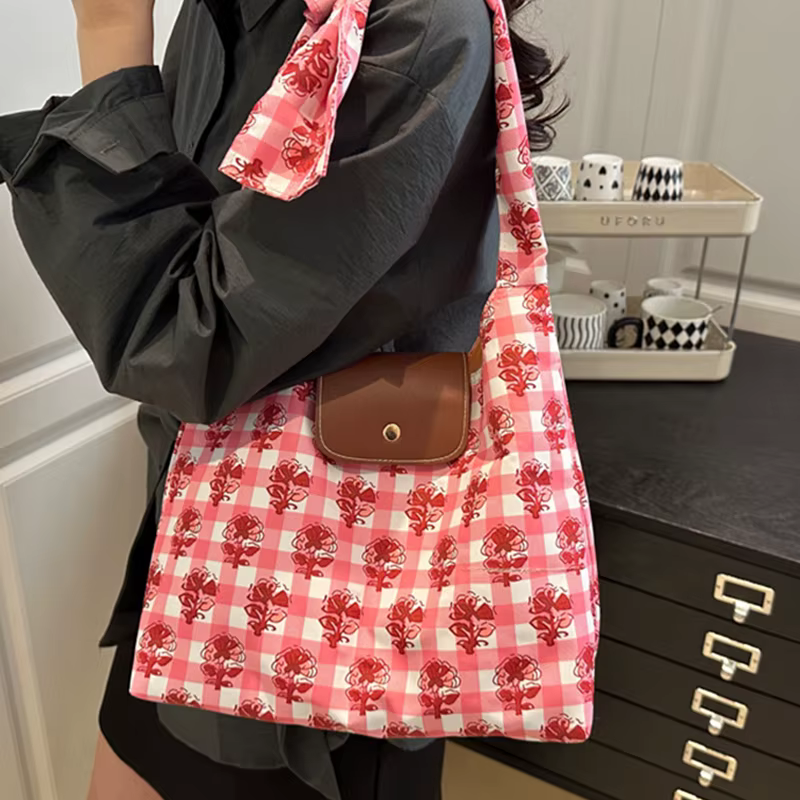Sac fourre-tout à poignées nœud papillon et motif rayé