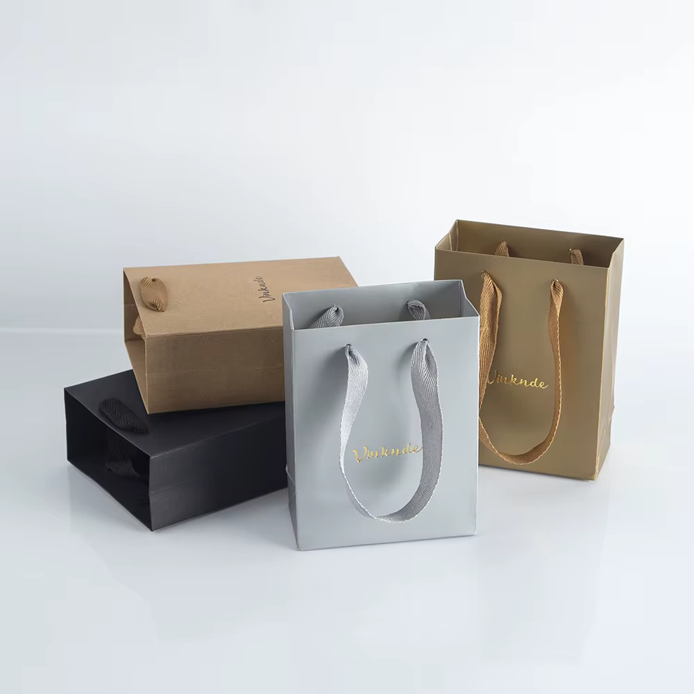 Sacs fourre-tout en papier personnalisés avec ruban