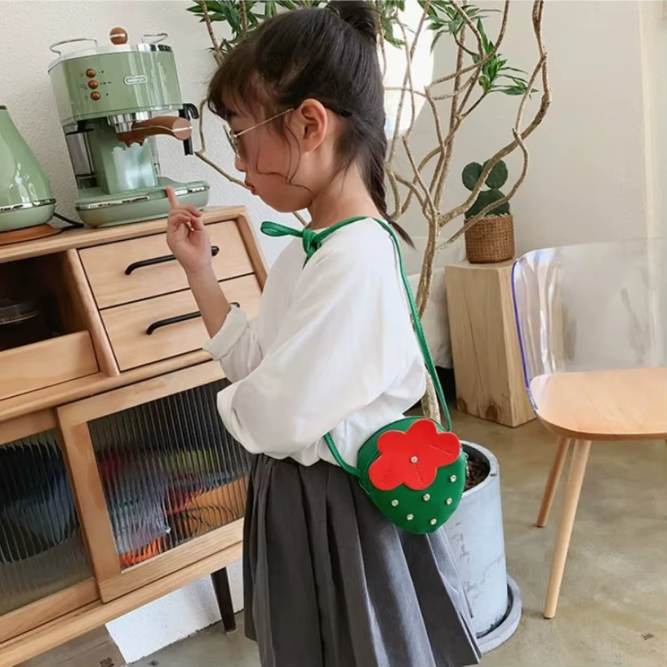 1 pièces enfants petit sac fraise sac à bandoulière mignon petite fille zéro portefeuille polyvalent mode sac