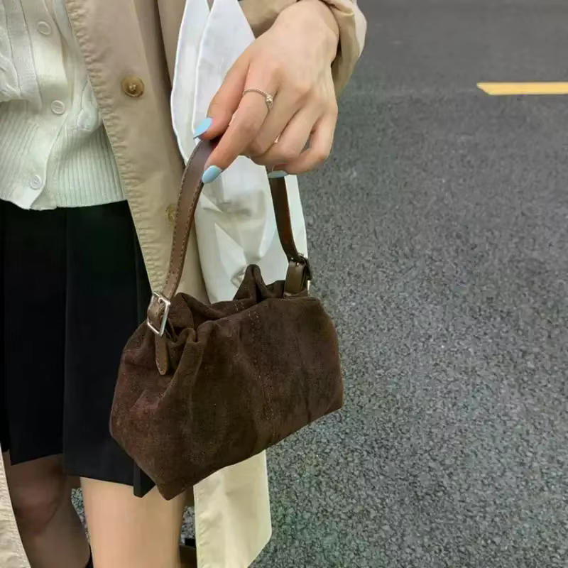 Sac à main rétro en daim et cuir pour femmes