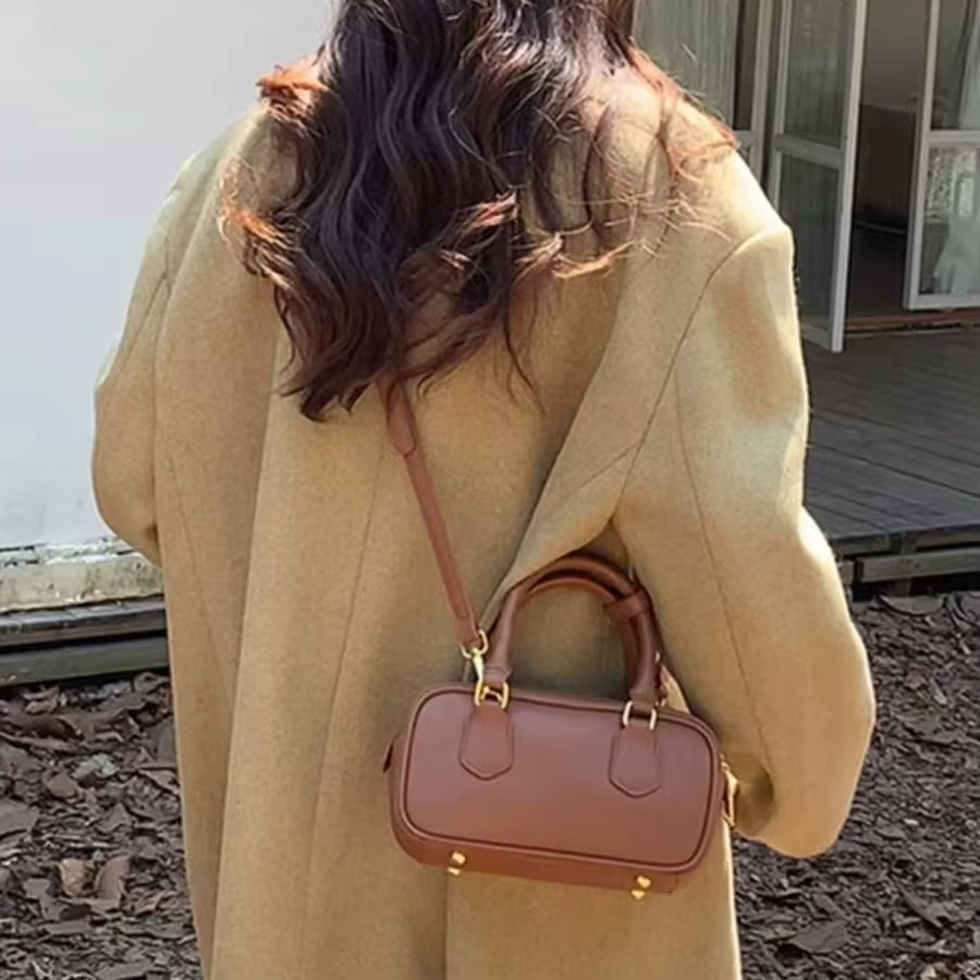 Sac bowling mini tendance Sac à main bandoulière pour femme Design rétro élégant Sensation haut de gamme Sac