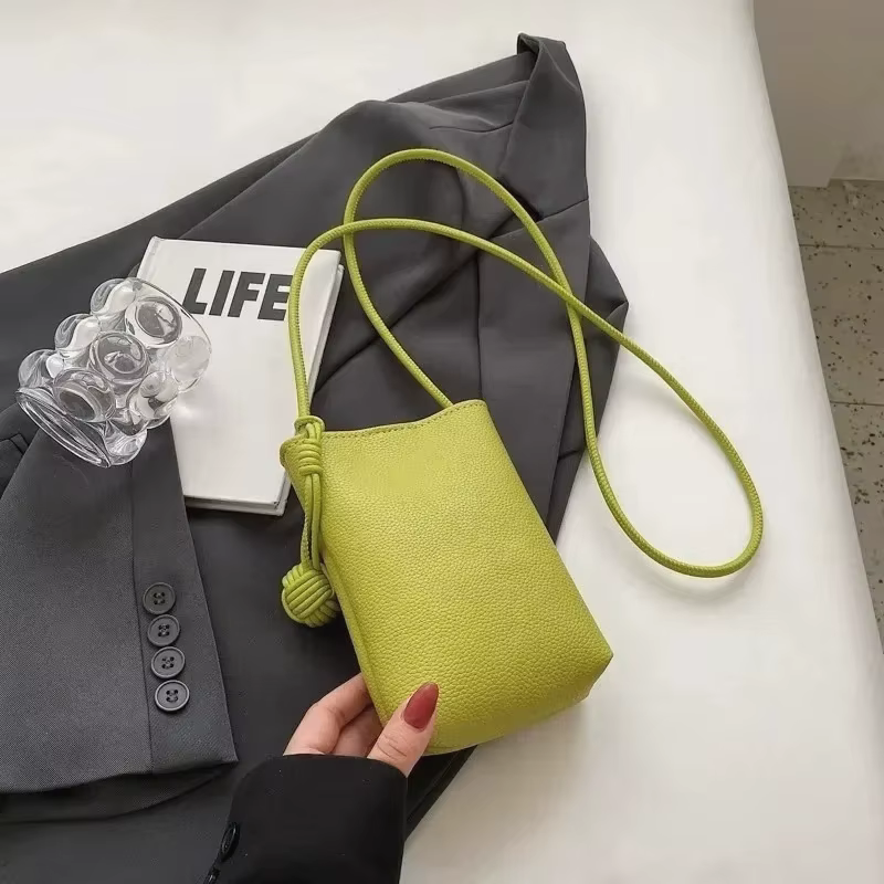 Sacs à main en cuir Pu pour femmes, sacs à bandoulière de luxe de grande capacité, sacs à rabat solide pour téléphone Portable
