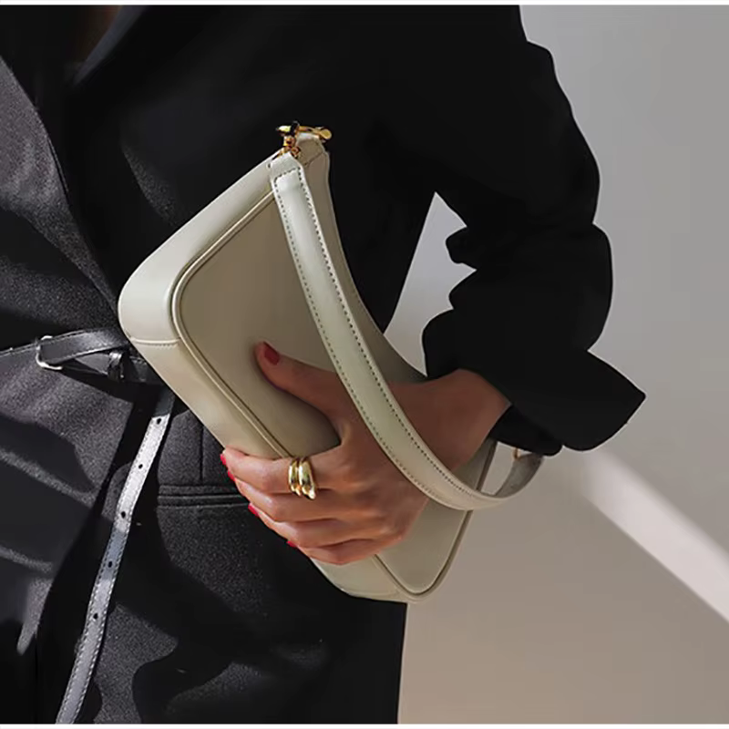 Sac à bandoulière Hobo avec chaîne