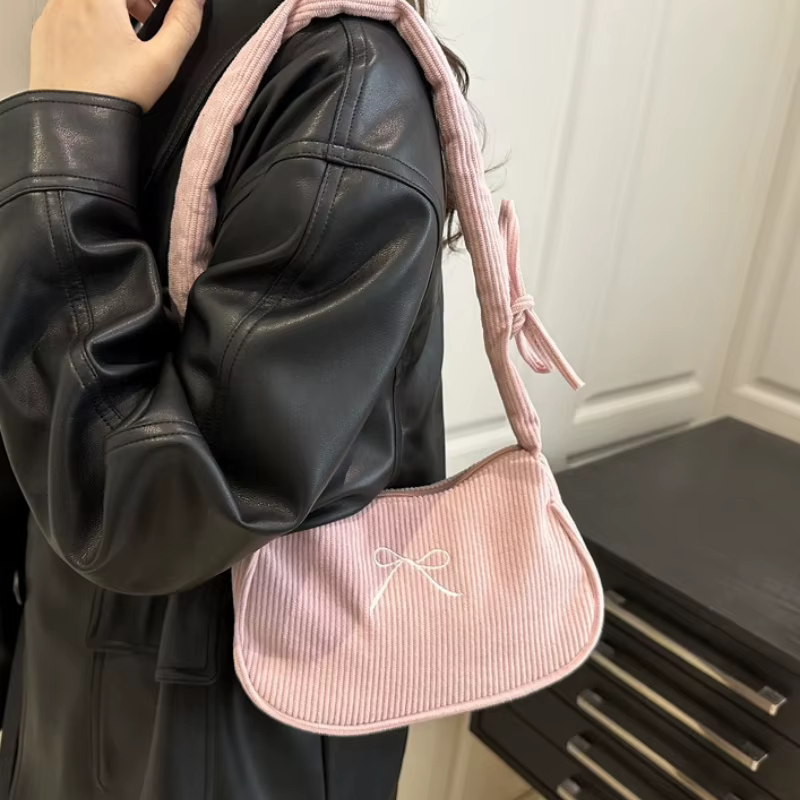 Sac à bandoulière en velours côtelé avec nœud