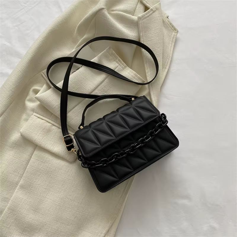 Mini sac fourre-tout carré matelassé chic