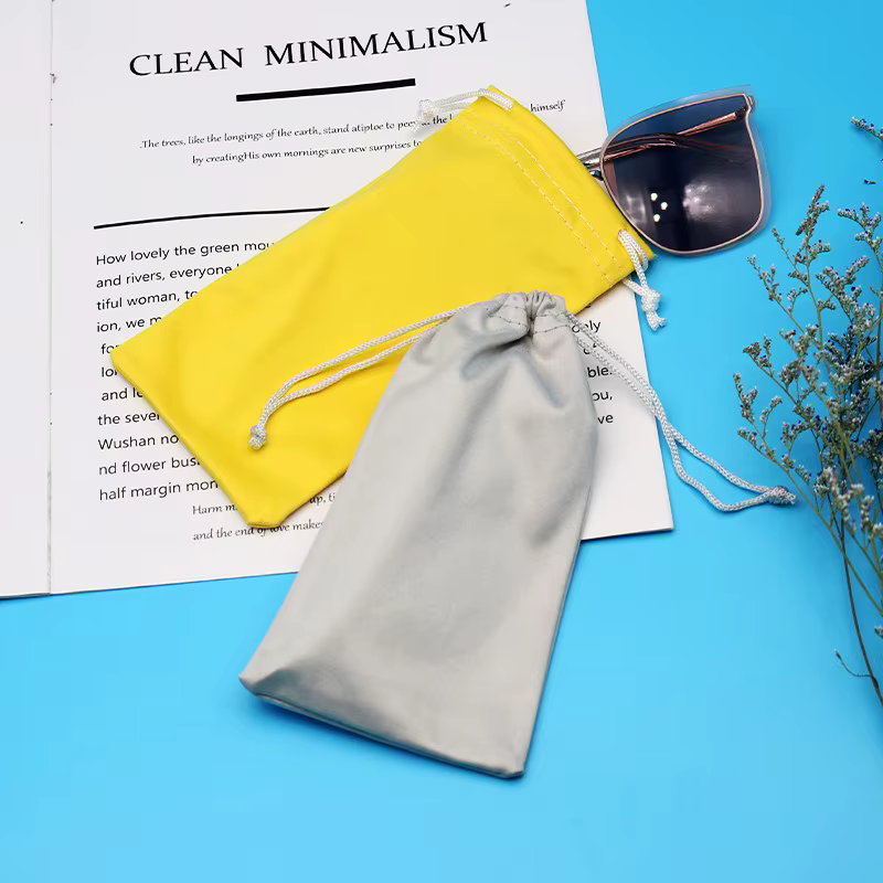 Mini sac à cordon pour lunettes