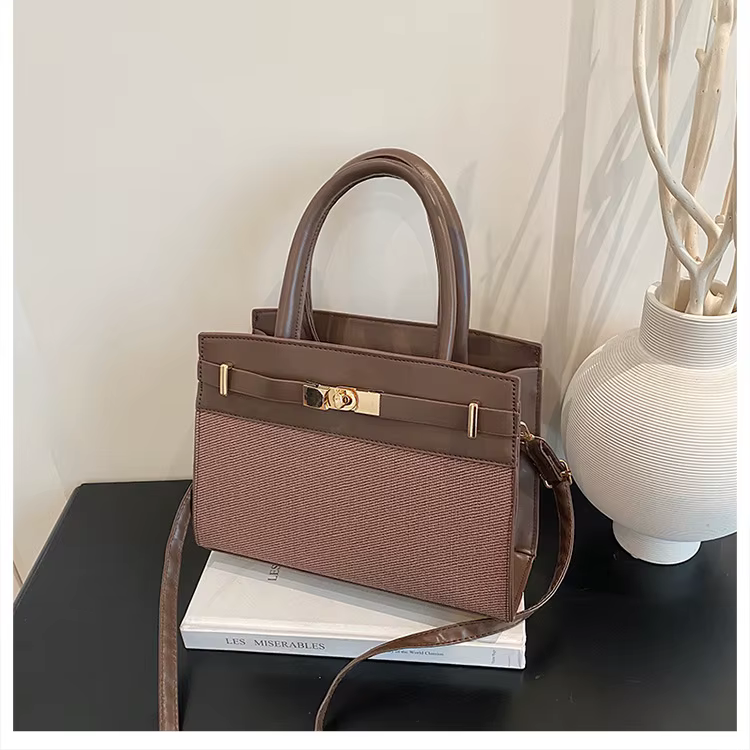 Sac à bandoulière décontracté tendance grande capacité, style urbain simple, pour usage quotidien en hiver