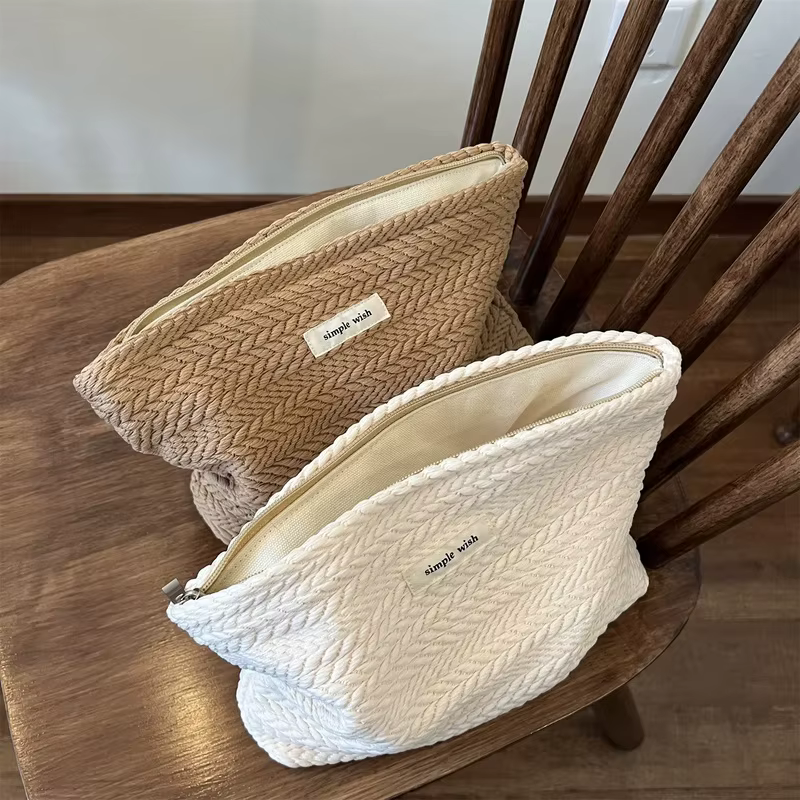 Trousse de maquillage en coton tissé à la main – Pochette cosmétique au crochet artistique avec fermeture éclair