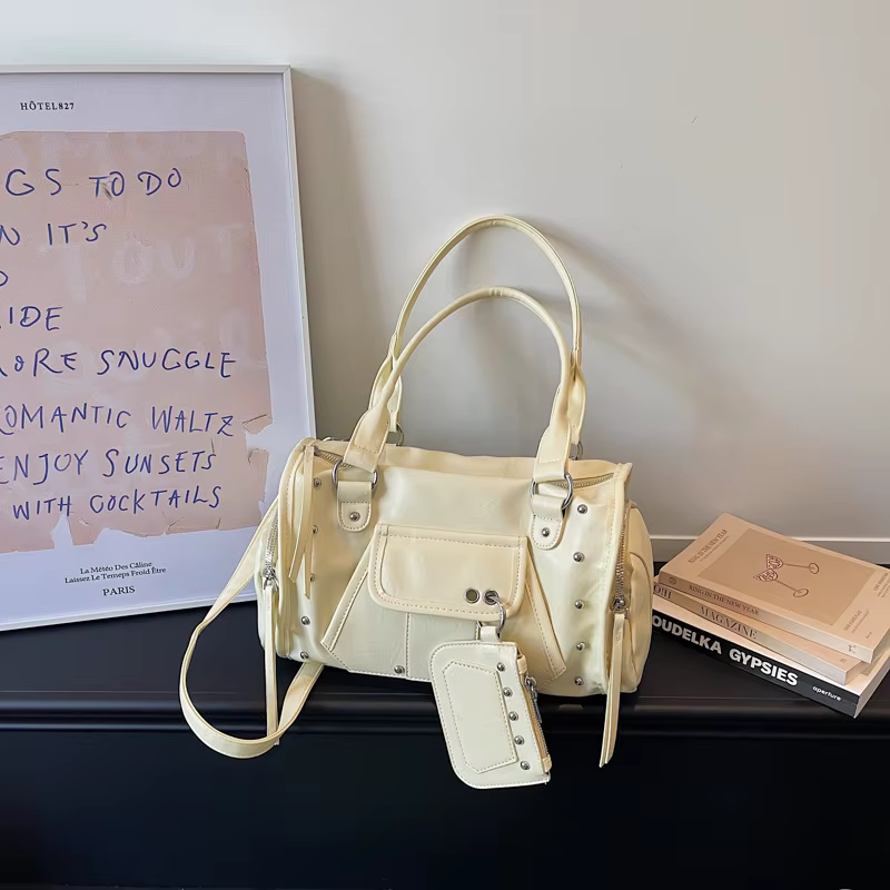 Nouveau sac fourre-tout tendance grande capacité à rivets