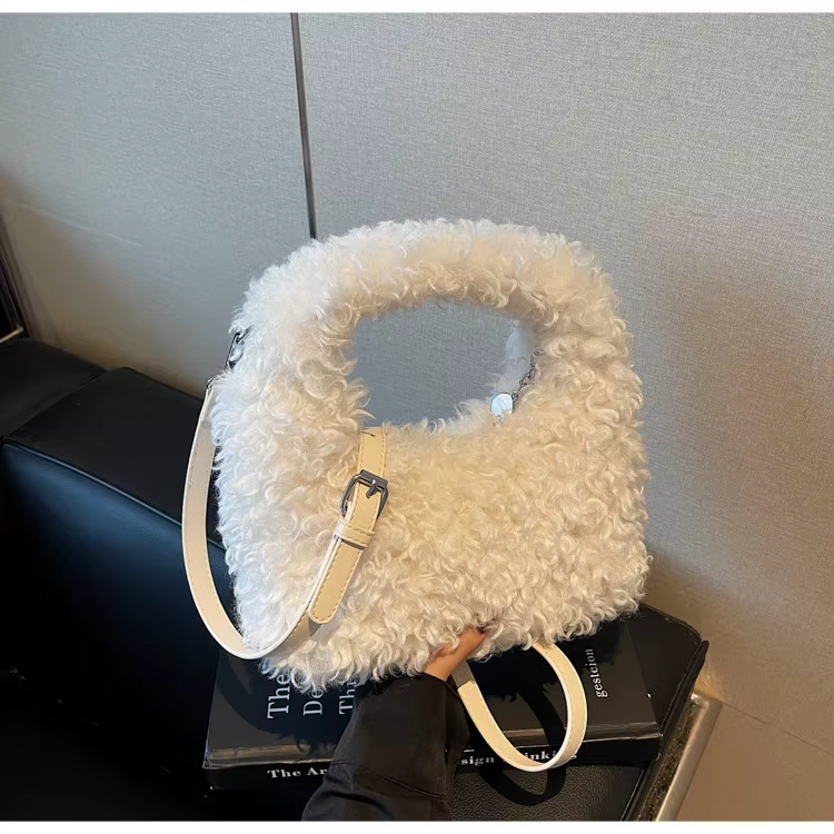 Sac à main femme en fausse fourrure d'agneau