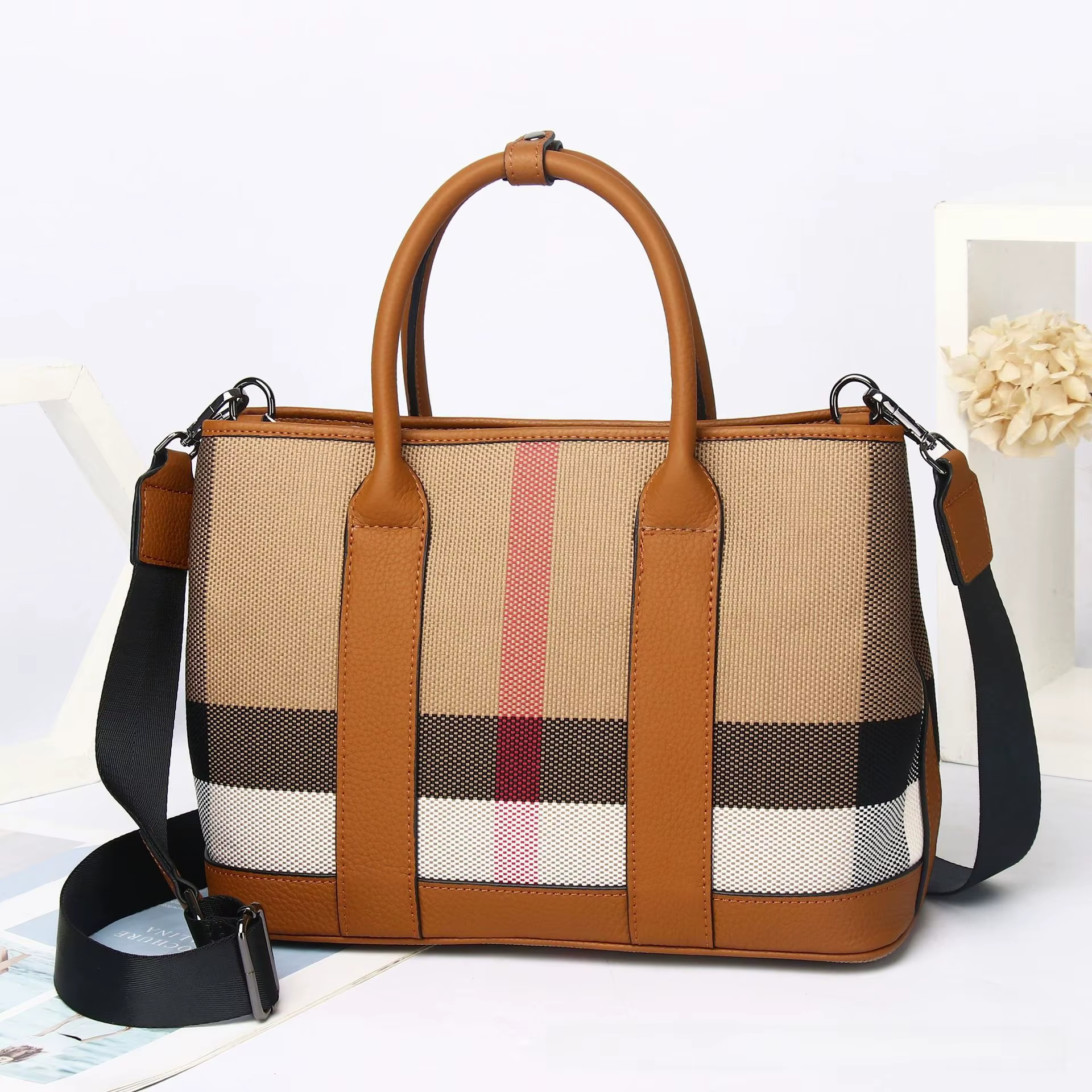 Sac fourre-tout en cuir et toile grande capacité pour femme – Nouvelle collection vintage à carreaux Garden – Tendance et spacieux – Offre du moment