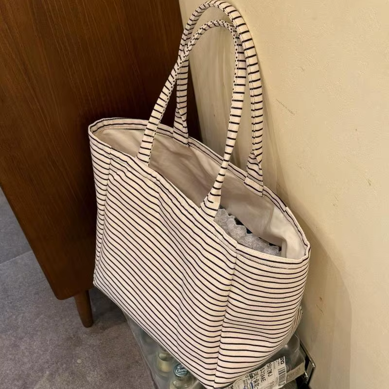 Sac fourre-tout en toile à rayures noires et blanches