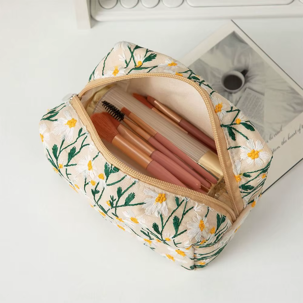 Pochette brodée marguerite mignonne pour femme