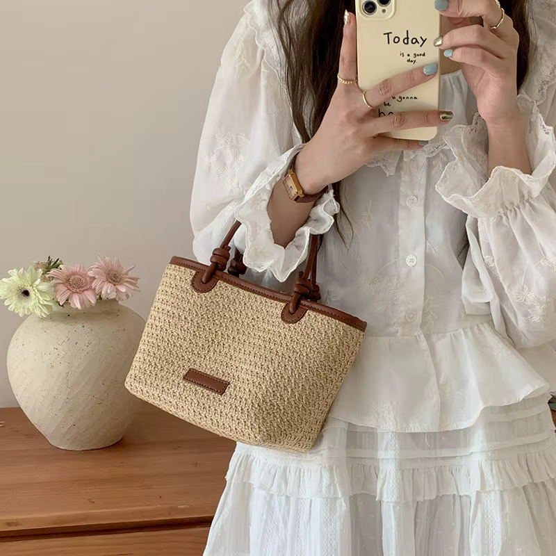 Mini sac fourre-tout en paille tressée