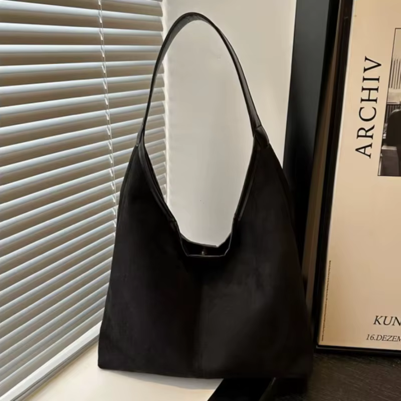Sac sous les bras en cuir mat pour femmes
