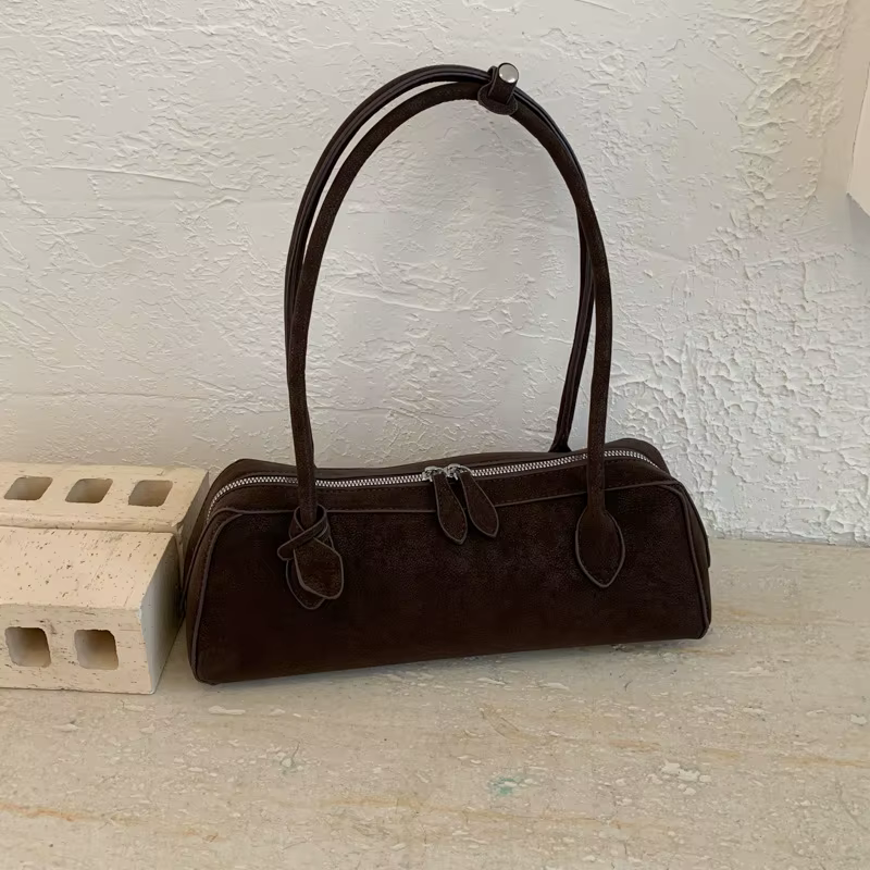 Sac à main en forme de pain français au design simple