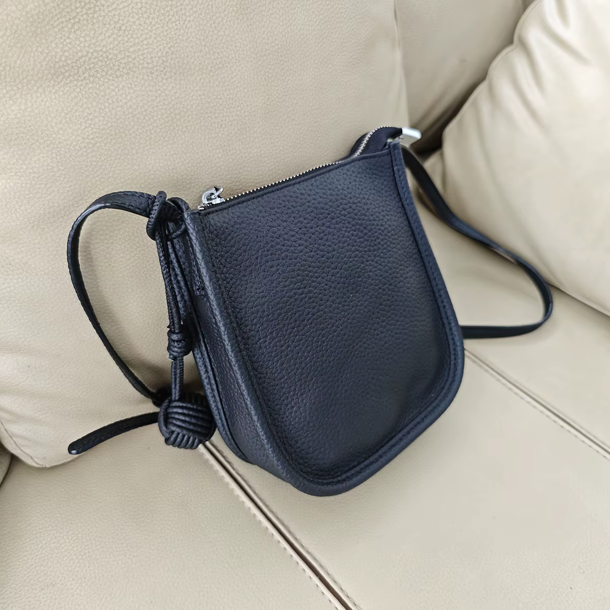 Sac seau en cuir véritable