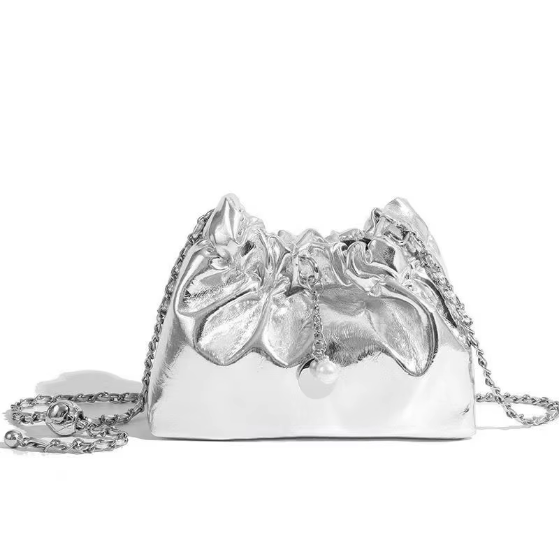 Niche de luxe polyvalente pour femmes, nouveau sac seau à cordon argenté, équipé d'une chaîne réglable
