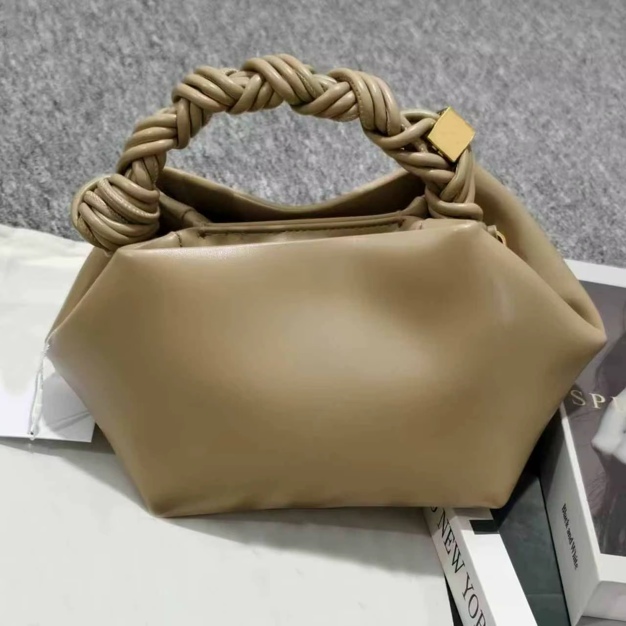 Nouveau Sac Bandoulière Hexagonal Tressé Tendance 2026 pour Femme