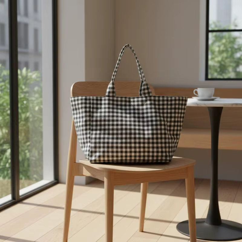 Sac fourre-tout en toile à carreaux avec motif