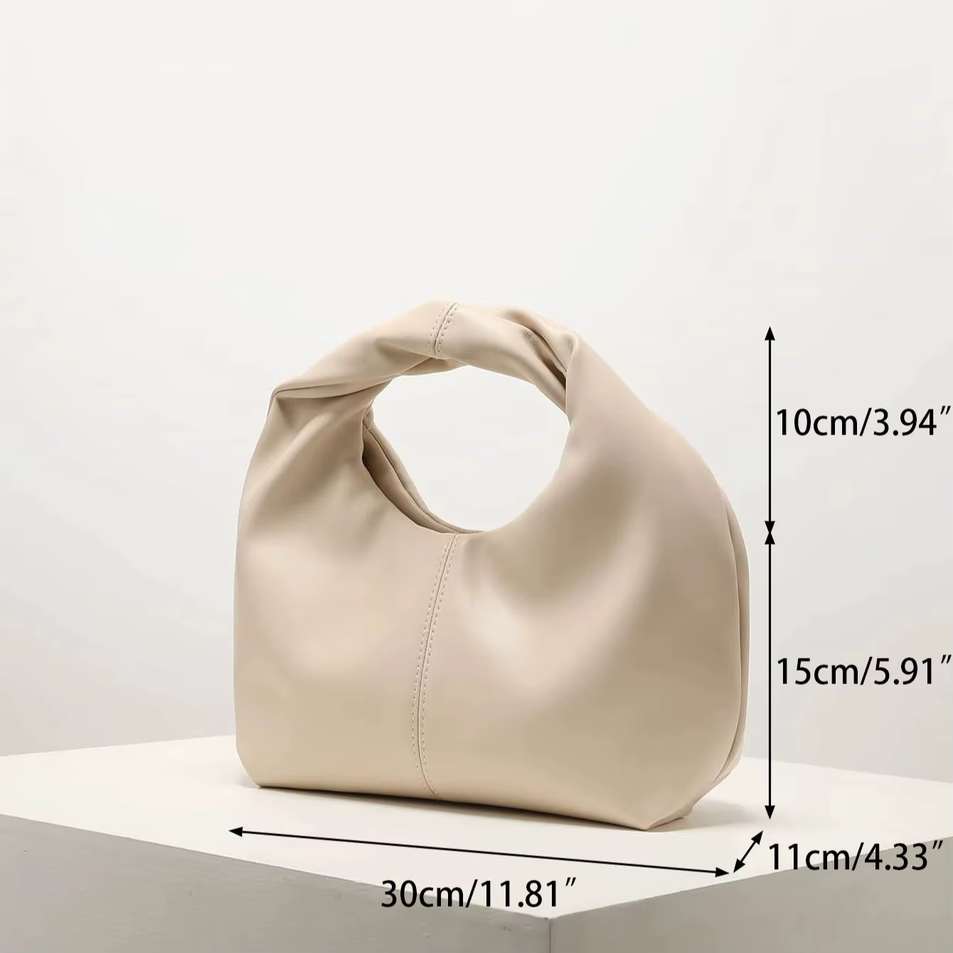 Sac carré torsadé élégant
