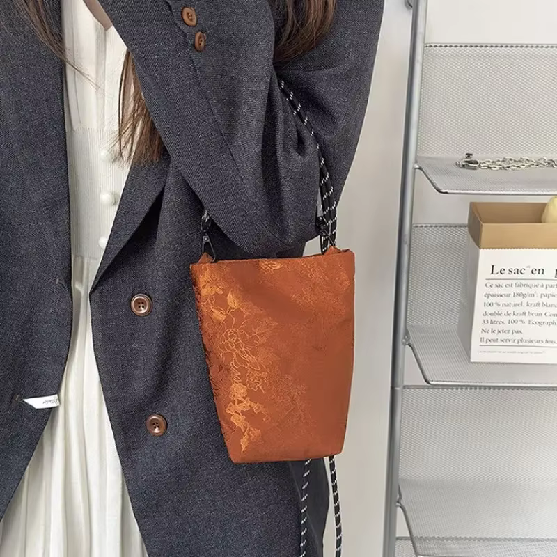 Sac fourre-tout de luxe haut de gamme pour femmes avec un design vintage et un logo en lettres