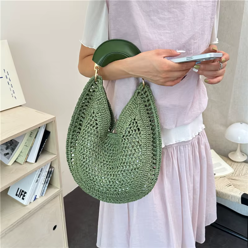Sac fourre-tout hobo en paille tressée à la main pour femme
