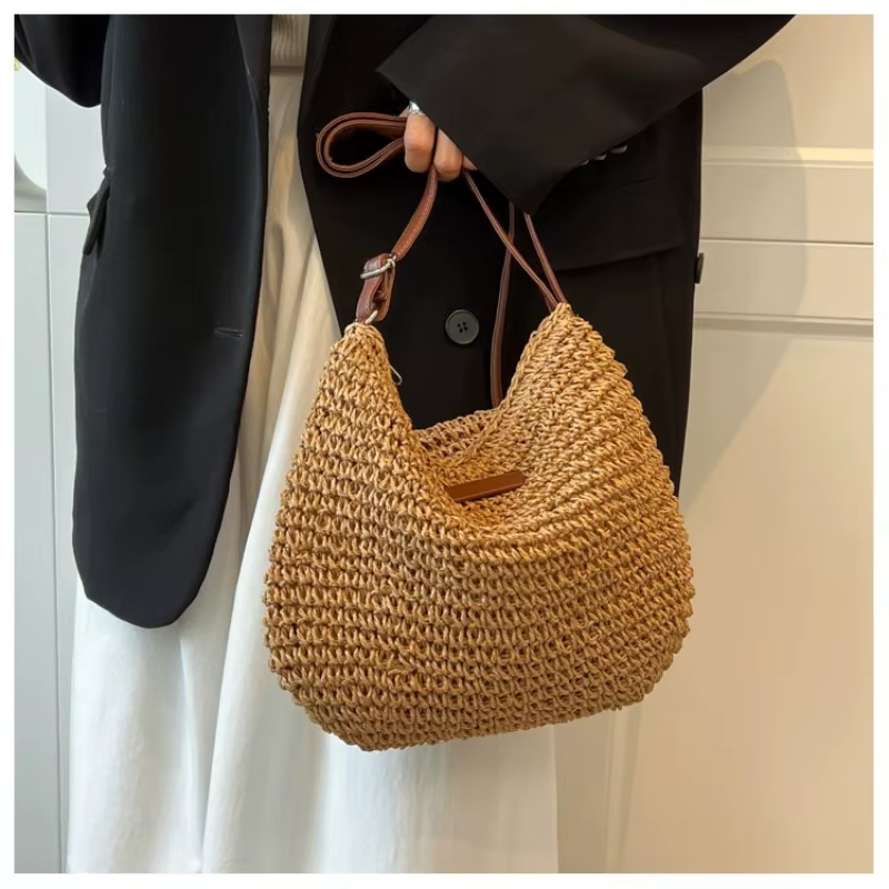 Sac en paille tressé, bandoulière unique