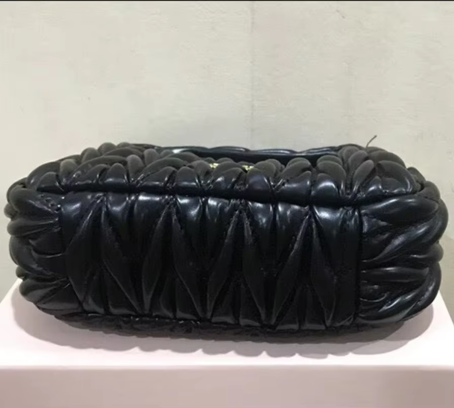 Sac à main tendance pour femme, design à pompons, sac d'épaule haut de gamme, sac sous le bras grande capacité, sac pour femme