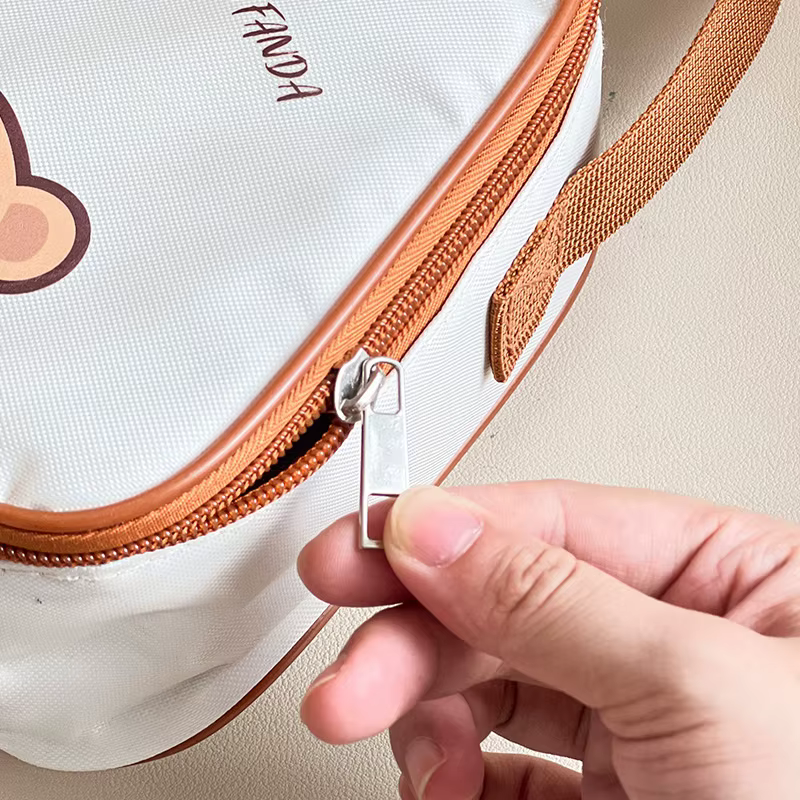 Sac à déjeuner isolé Capybara de dessin animé