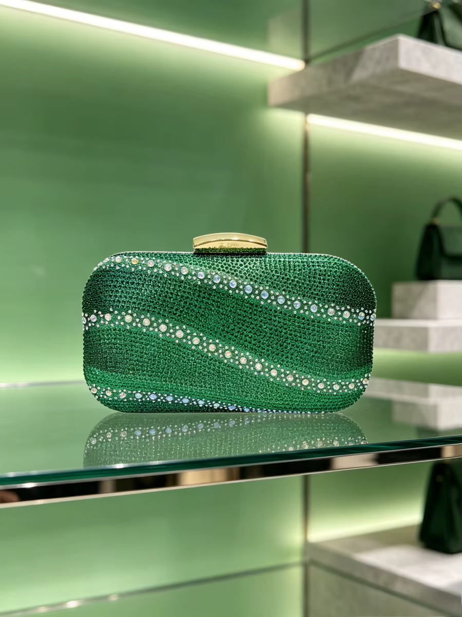 Pochette de soirée vintage vert émeraude ornée de strass